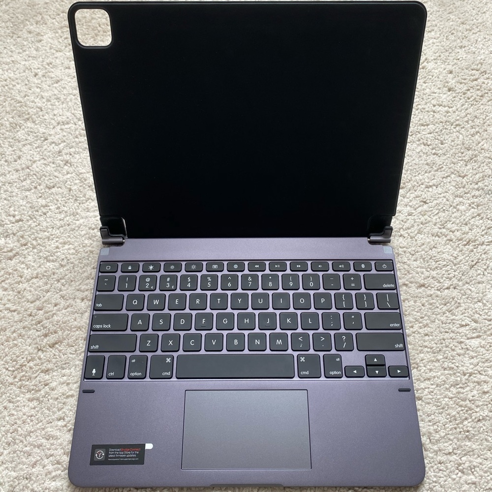 12.9-inch iPad Pro wireless keyboard with trackpad